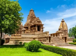 Khajuraho ka Mandir - Shutterstock_131742155